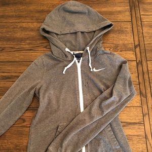 Fitted Nike Women’s Zip-Up